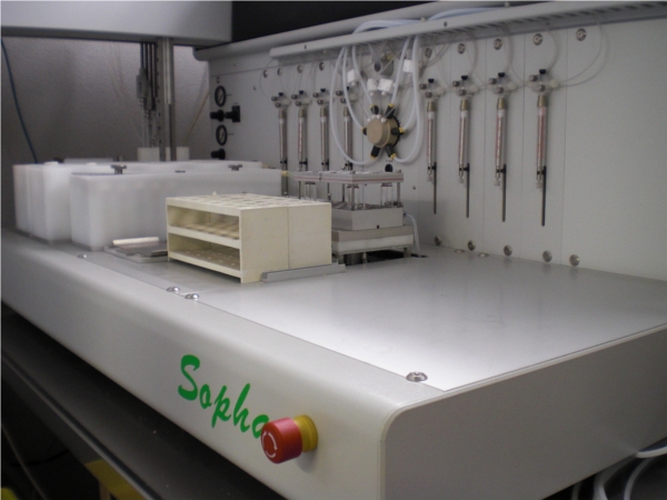 automatic system for peptide and small molecule synthesis