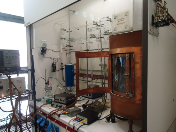 copper faraday cage and electrochemical apparatus in a fume hood