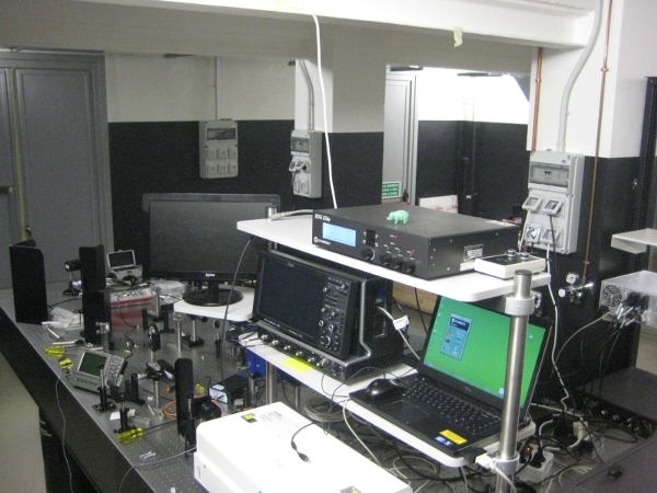 laboratory equipped for 2D laser ultra-fast coherent spectroscopy