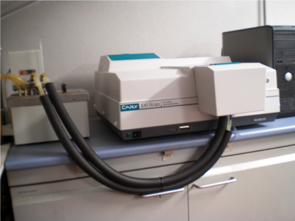 Agilent Cary 100 spectrometer